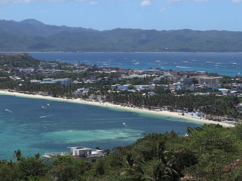 Looking down over Bulabog Beach, the kitesurfing side of the island