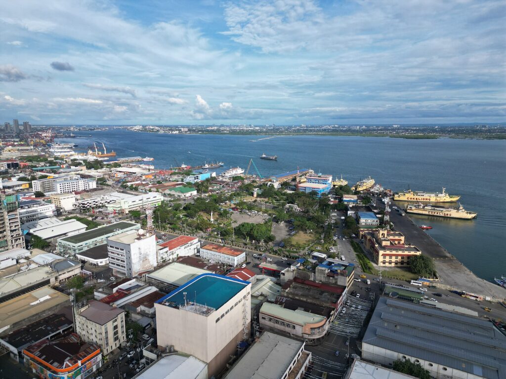 Fort San Pedro and Plaza Independencia beside the Mactan Channel