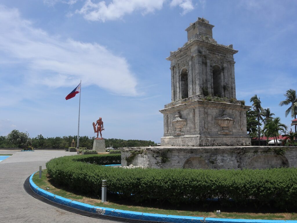 Mactan Shrine with the Lapulapu statue and Philippine flag behind